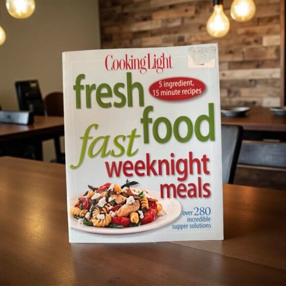 FRESH FOOD FAST WEEKNIGHT MEALS COOKBOOK - Picture 1 of 1